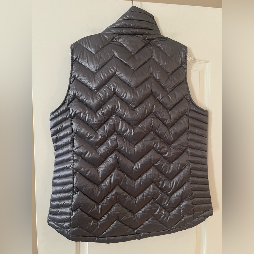 Calvin Klein Women's Metallic Gray Quilted Premium Down Vest Size XXL - Picture 5 of 15